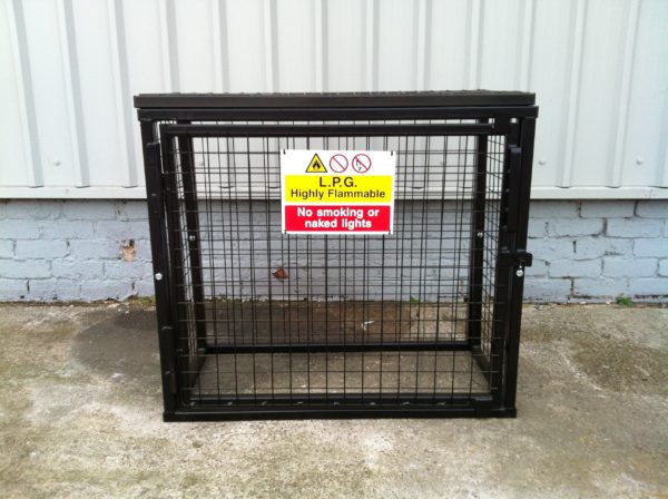 Gas Cylinder Cage with Mesh Base GC05 <br /> 3 x 19KG </br> H900 x W1000 x D500mm - gas cage 05 1 scaled