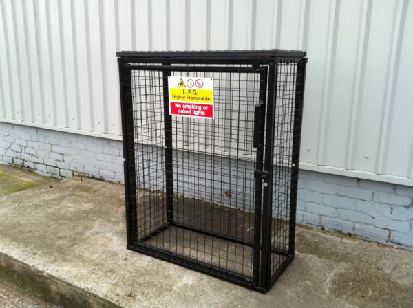 2x47KG Gas Cage<br /> Ref: GC14 </br> H1400 x W1000 x D500mm - gas cage 10 5 scaled